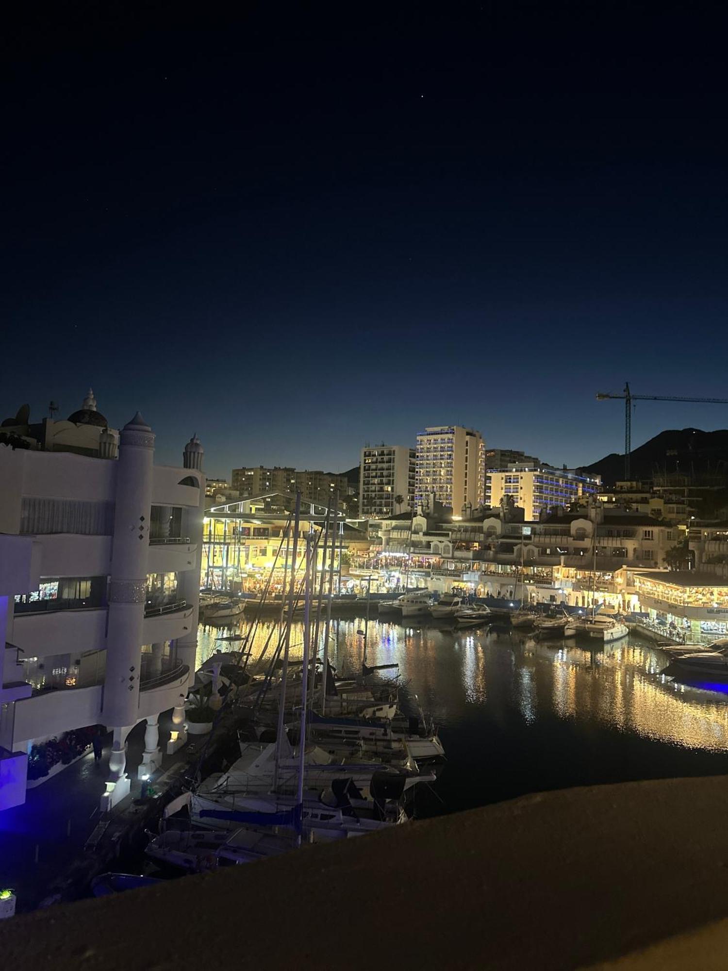 Wonderful In Puerto Marina Apartment